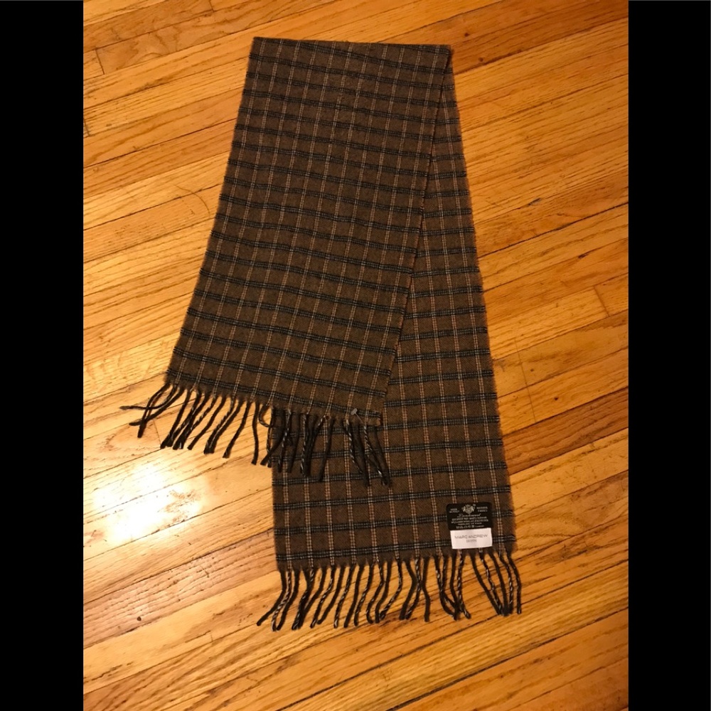Marc Andrew fine wool scarf in perfect condition